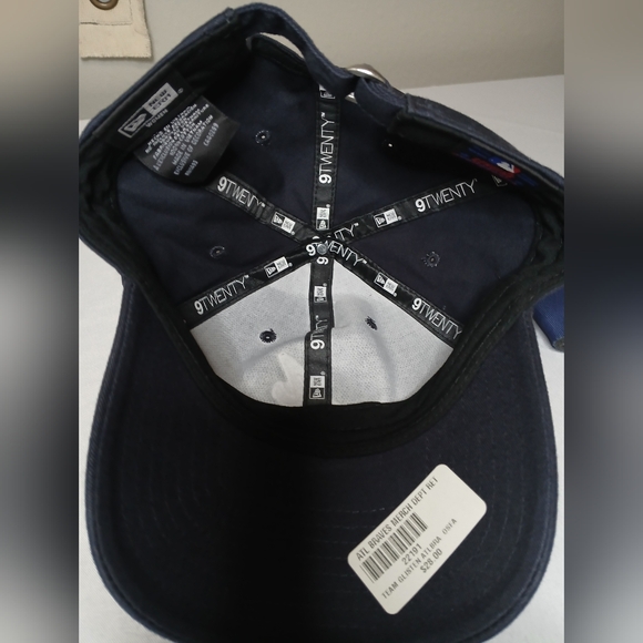 Atlanta Braves Navy blue hat with red glitter - Picture 5 of 10